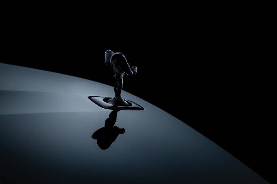 BLACK BADGE GHOST – NGOẠI THẤT