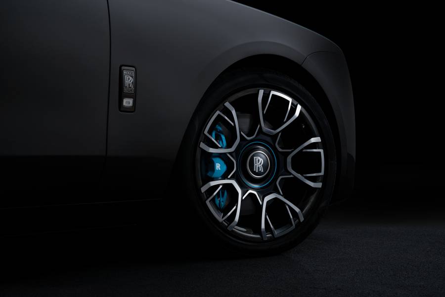 BLACK BADGE GHOST – NGOẠI THẤT