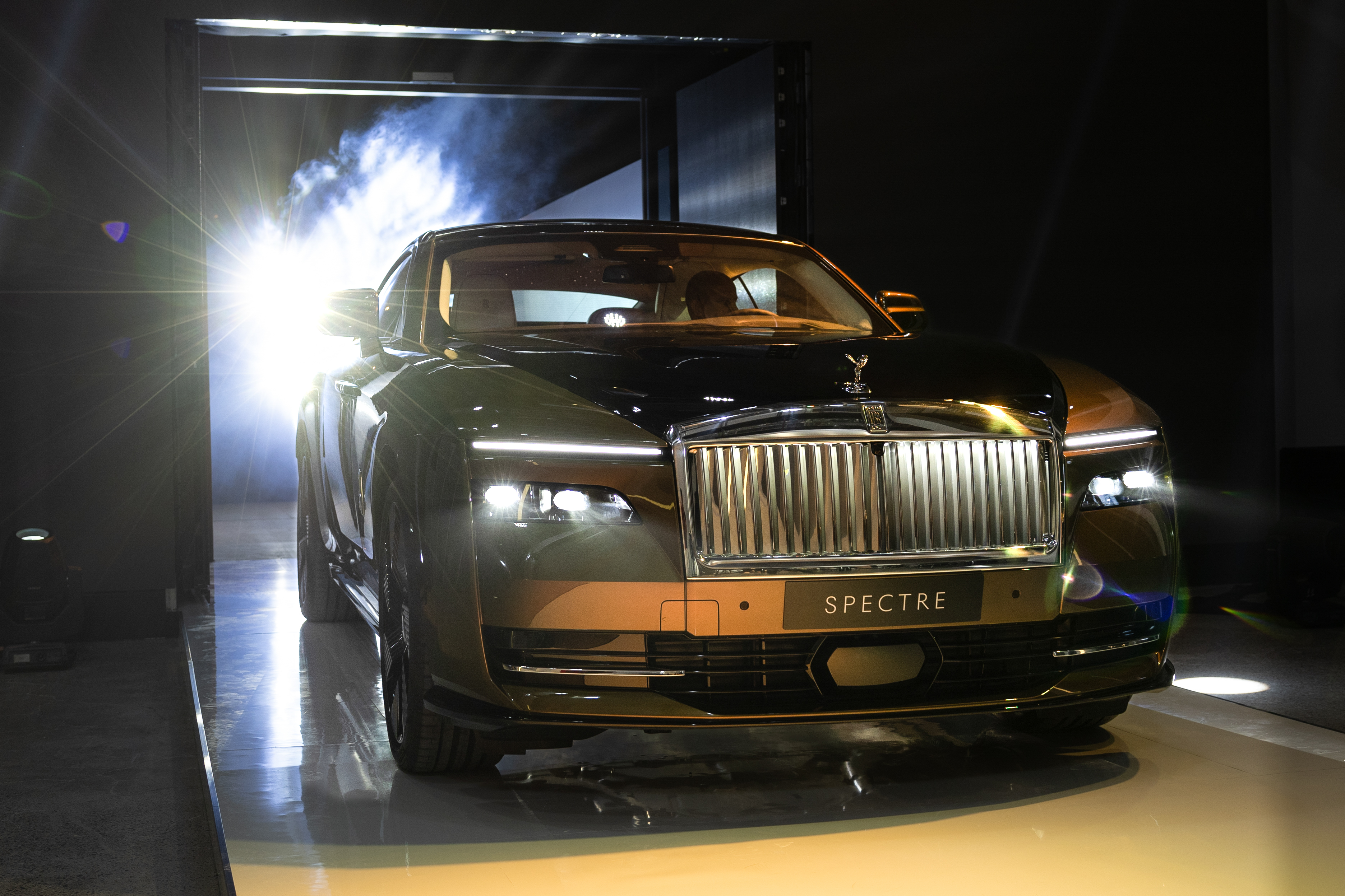 Rolls-Royce Motor Cars Hồ Chí Minh ra mắt Spectre
