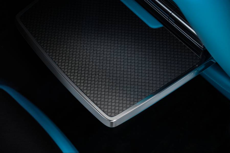 BLACK BADGE GHOST – NỘI THẤT